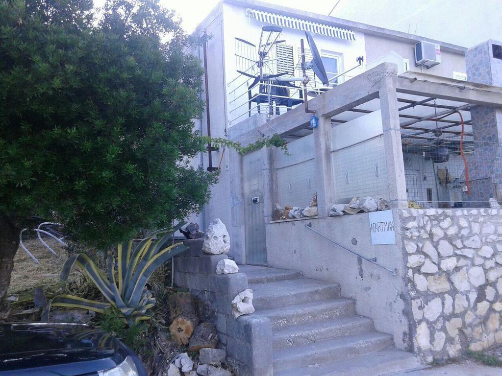 מילנה Apartment Vesna מראה חיצוני תמונה