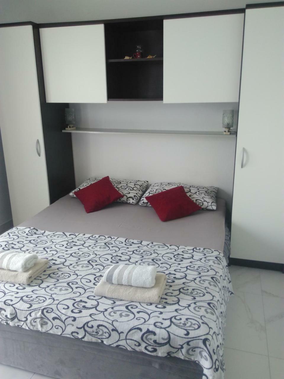 מילנה Apartment Vesna מראה חיצוני תמונה